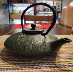 Cast-iron Tea Pot